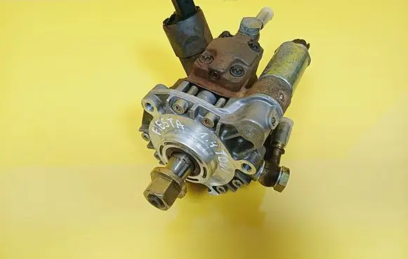 Ford Fiesta Fuel injection high pressure pump 9641852080 5WS40008