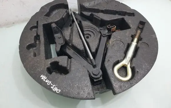 Volvo S80 Tool box 