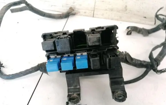 Nissan Almera Tino Fuse box set