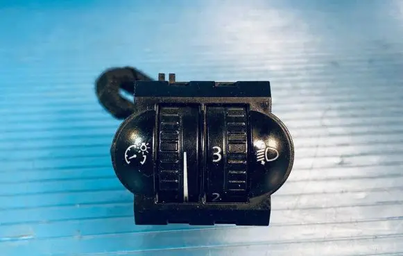 Volkswagen Golf V Headlight level height control switch 1K0941333A