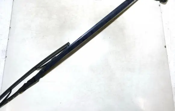 Toyota Auris 150 Front wiper blade arm