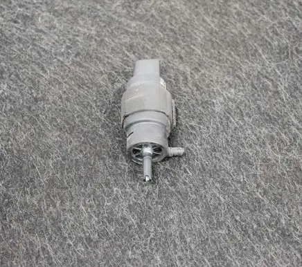 Audi A4 S4 B8 8K Windscreen/windshield washer pump 8K5955647