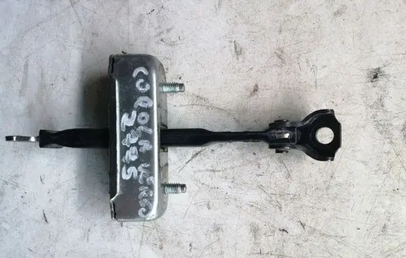 Toyota Corolla Verso AR10 Front door upper hinge