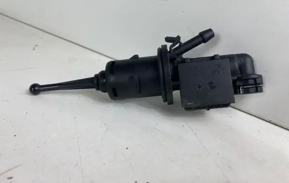 Audi A3 S3 8P Clutch master cylinder 1K0721388T FTA3124DE