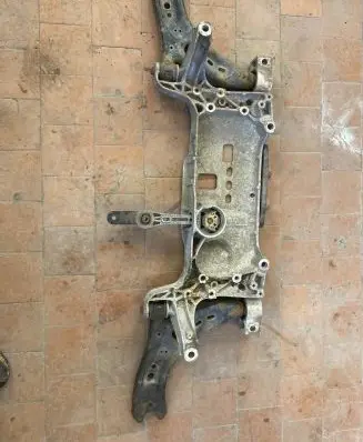 Volkswagen PASSAT B7 Front subframe 7n019936a