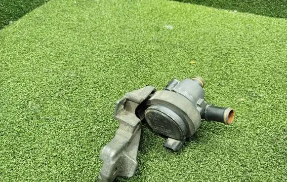 Opel Vivaro Electric auxiliary coolant/water pump 0392023219 925164GA0A