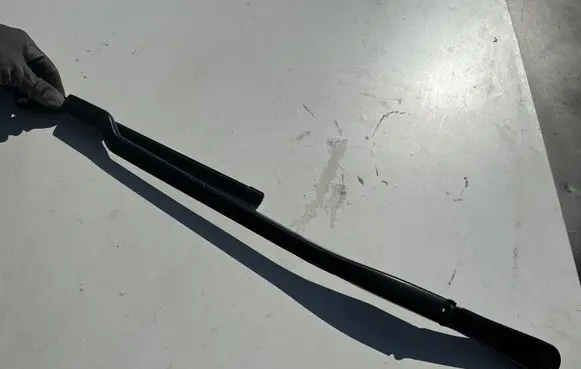 BMW 7 G11 G12 Front wiper blade arm 7357304