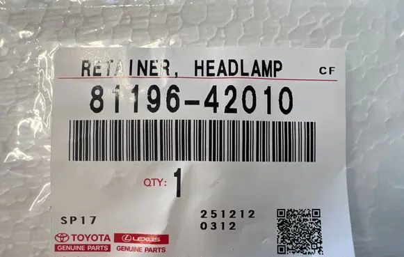 Toyota RAV 4 (XA40) Headlight/headlamp mounting bracket 8119642010 251212