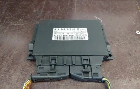 Mercedes-Benz C W203 Parking PDC control unit/module A2095450032 39E00023 0263004026