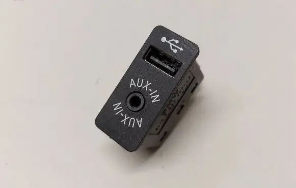 BMW X5 F15 AUX in-socket connector 9266607