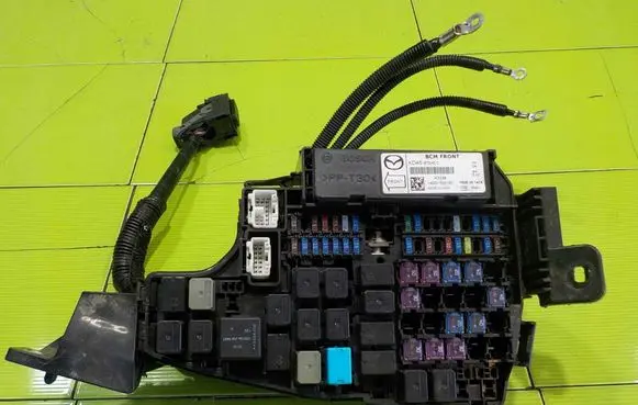 Mazda 6 Fuse box set K04566767 JP640