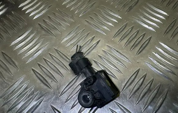 Mercedes-Benz C AMG W205 Airbag deployment crash/impact sensor 2229051400