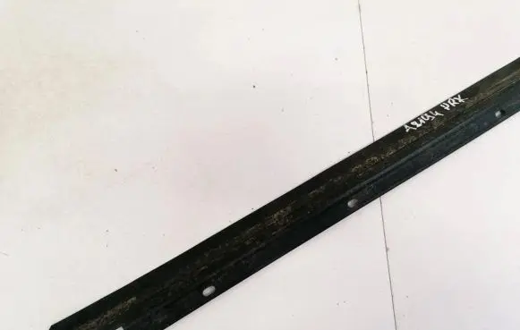 Audi 80 90 S2 B4 Front door glass trim molding 