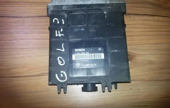 Volkswagen Golf III Engine control unit/module 0261200784 1h0907311h