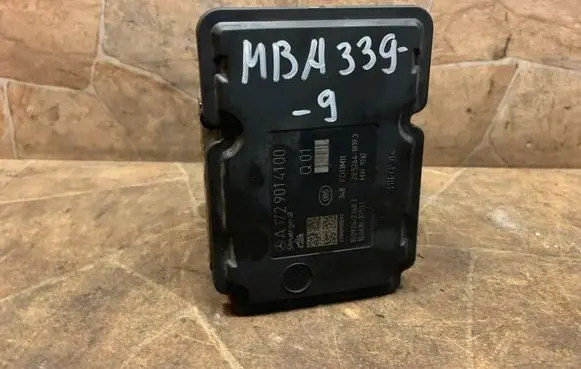 Mercedes-Benz C W204 ABS Pump A1729014100