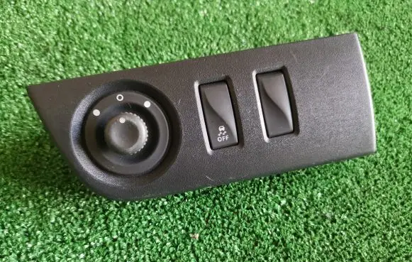 Dacia Dokker Wing mirror switch 251637756R