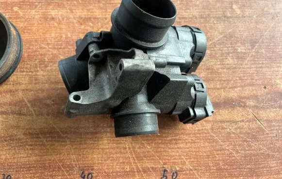 Ford C-MAX I Throttle valve 9655971880