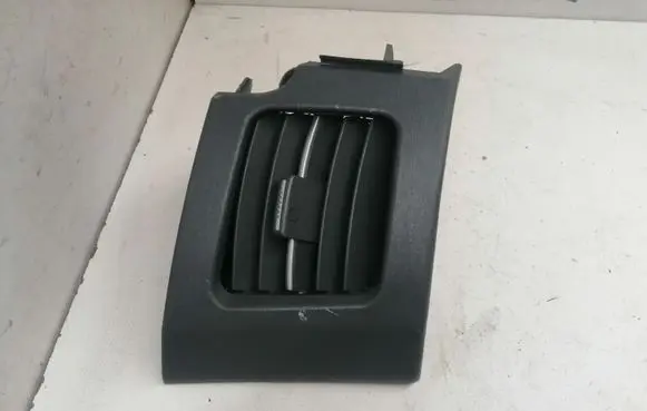 Toyota Prius (XW30) Dashboard side air vent grill/cover trim 5566047030 5566247030 5568647020