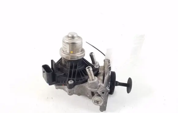 BMW 5 F10 F11 EGR valve 8513132