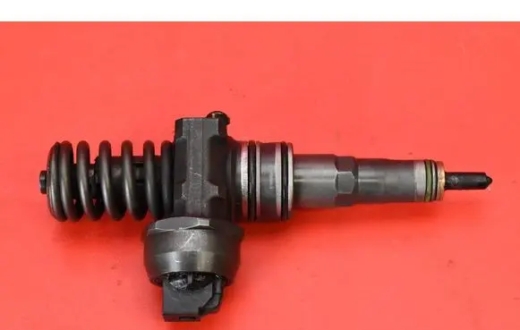 Volkswagen Cross Touran I Fuel injector 038130073BN