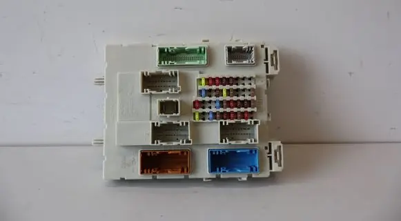 Volvo V40 Cross country Fuse module 31453131