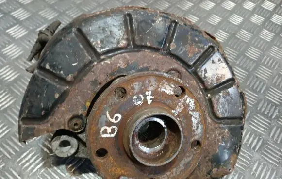 Volkswagen PASSAT B6 Front wheel hub spindle knuckle