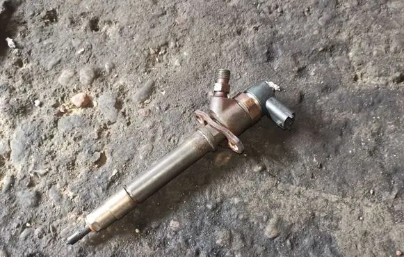 Volvo V70 Fuel injector 0986435120 31303259