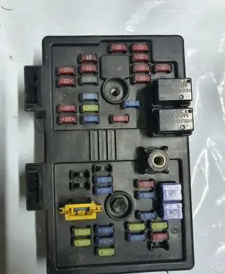 Chevrolet Captiva Fuse module 96821082 9682108282