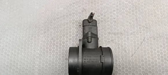Audi TT Mk1 Mass air flow meter 0280218032 06A906461D