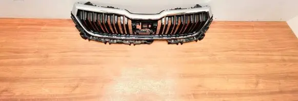Skoda Kodiaq Front bumper upper radiator grill 565853633G