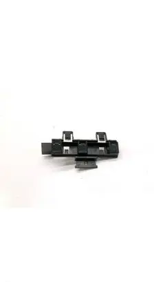 Fender mounting bracket