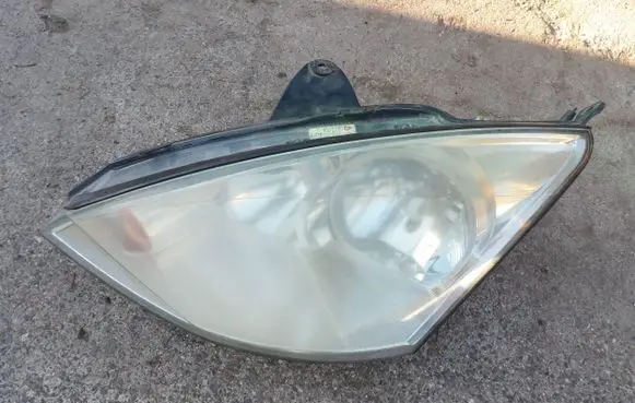 Ford Focus Headlight/headlamp 2M5113W030BE