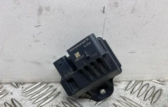 BMW 3 GT F34 Glow plug pre-heat relay 8570087