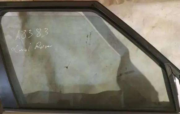 Land Rover Range Rover L322 Front door window glass four-door