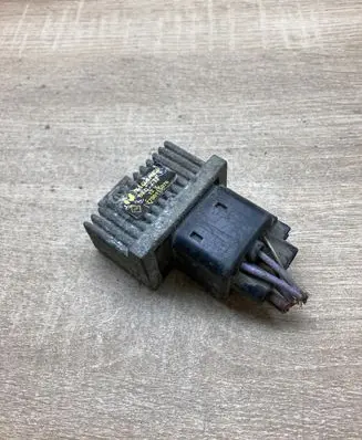 Renault Laguna II Glow plug pre-heat relay 7700115078