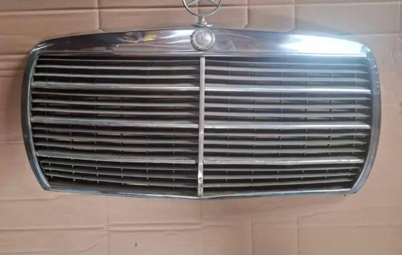Mercedes-Benz W123 Front grill