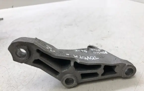 Toyota Avensis T270 Bracket in trunk/boot 20016314