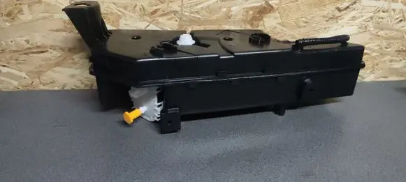Peugeot 5008 II FAP fluid tank 1613704480