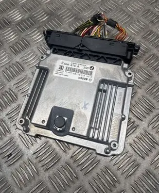 BMW X1 E84 Engine control unit/module 8519005 18813 1243050