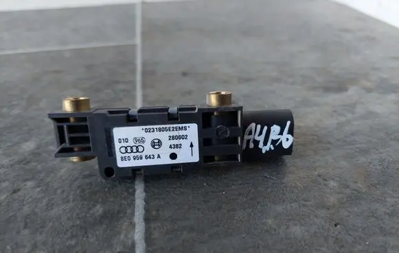 Audi A4 S4 B6 8E 8H Airbag deployment crash/impact sensor 8E0959643A