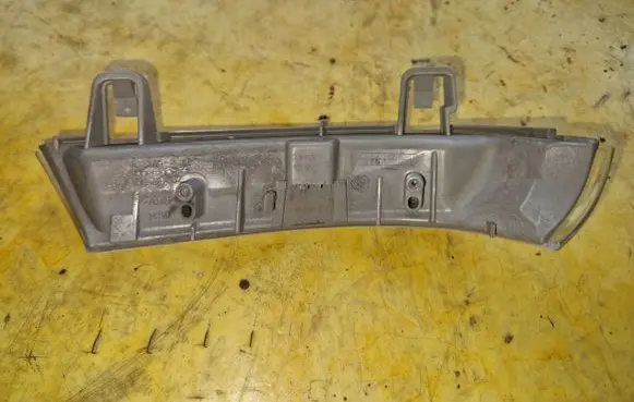 Volkswagen Golf V Front bumper mounting bracket 1K0949102