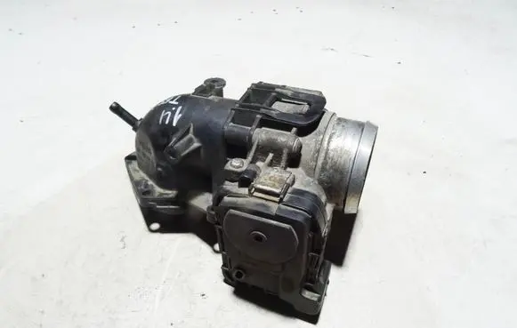 Volkswagen Golf VI Throttle valve 03C129721B 03C133062D