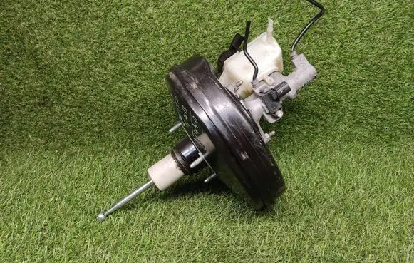 Volkswagen Jetta VI Brake booster 1K1614105EF 2043VZ1390574D