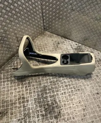 Jaguar XJ X350 Armrest C2C19083SEL 2W93F044D38AC0SEL
