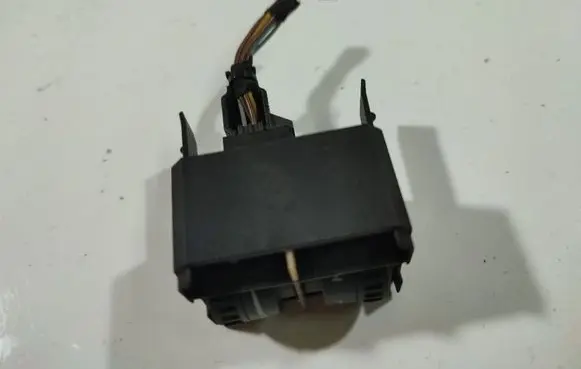 Volkswagen Touran I Headlight level height control switch 1T0941333