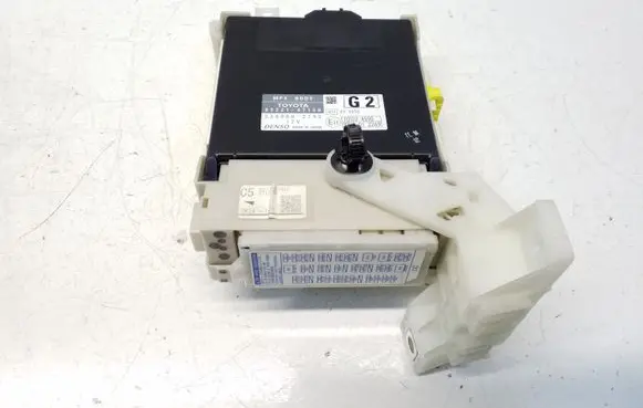 Toyota Prius (XW30) Fuse module 2380002192 892214750 8273047441