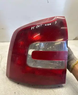 Skoda Octavia Mk2 (1Z) Rear/tail lights 1Z9945095