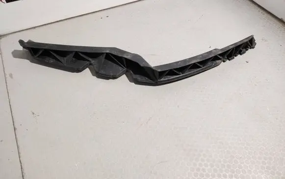 Skoda Octavia Mk2 (1Z) Front bumper mounting bracket 1Z0807184 00101113931600