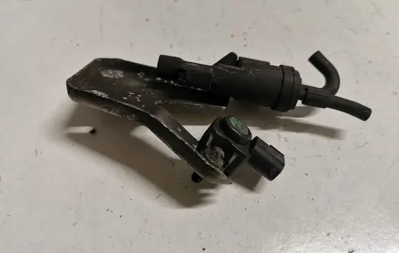 Mercedes-Benz CLK A209 C209 Air pressure sensor A0051535028 0025401497