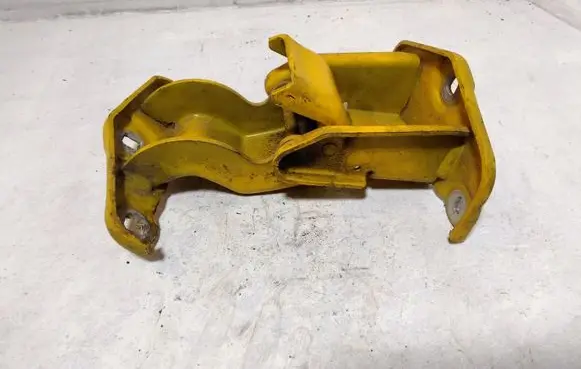 Opel Vivaro Loading door lower hinge 6679 312304K